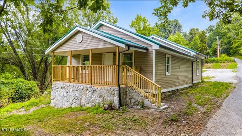 Photo of 151 Sunflower Lane, LaFollette, TN 37766 (MLS # 1347478)
