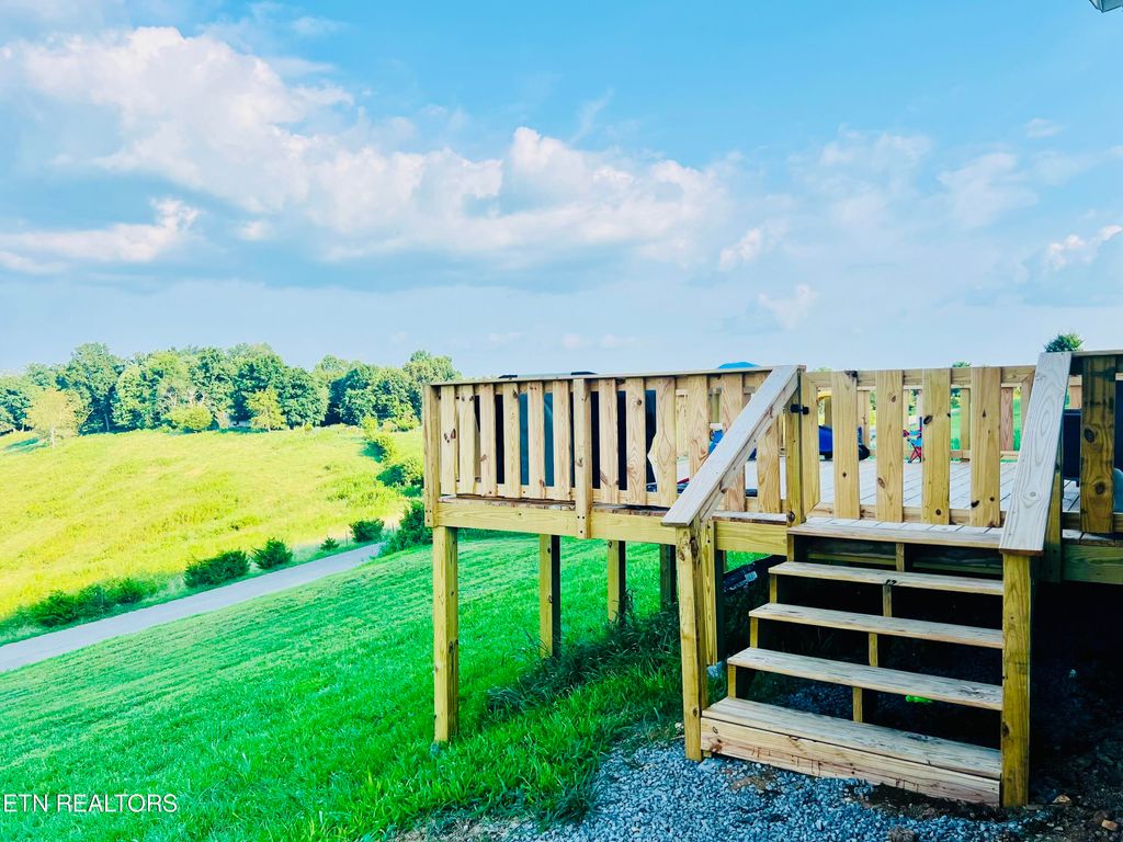 Photo of 1871 FORDS CHAPEL Rd, New Tazewell, TN 37825 (MLS # 1272180)