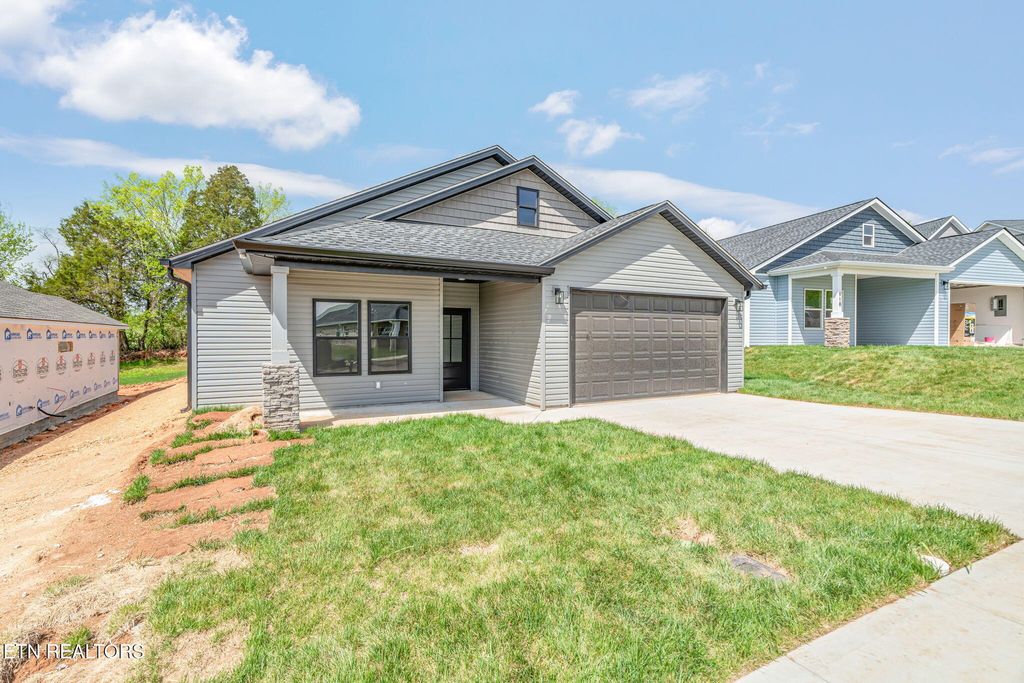 Photo of 920 Stratford Ave, Sweetwater, TN 37874 (MLS # 1335787)