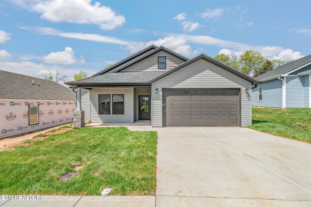 Photo of 920 Stratford Ave, Sweetwater, TN 37874 (MLS # 1335787)