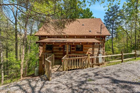 2580 Black Bear Lane Sevierville TN 37876