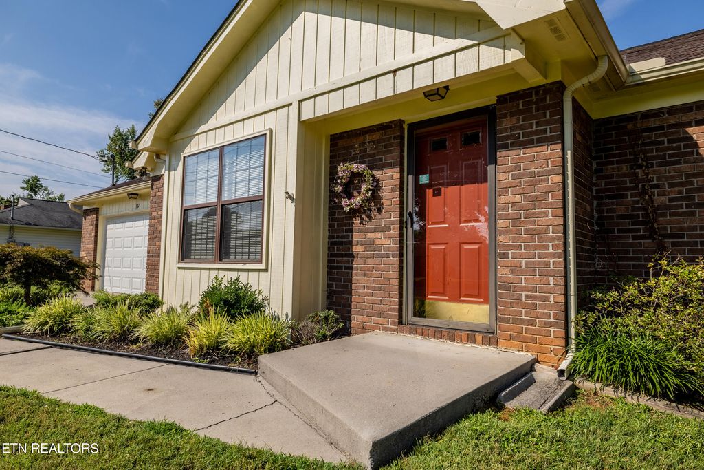 Photo of 137 Peterson Rd, Farragut, TN 37934 (MLS # 1271875)