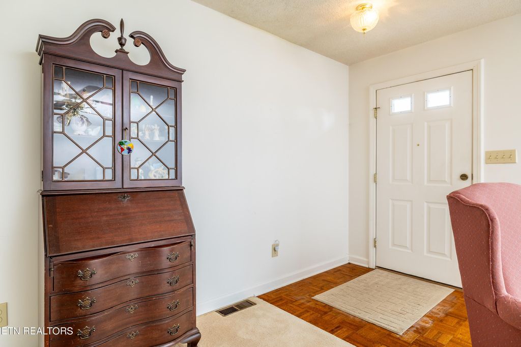 Photo of 137 Peterson Rd, Farragut, TN 37934 (MLS # 1271875)