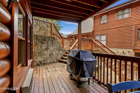 Tiny photo for 727 Golf View Blvd, Pigeon Forge, TN 37863 (MLS # 1347692)