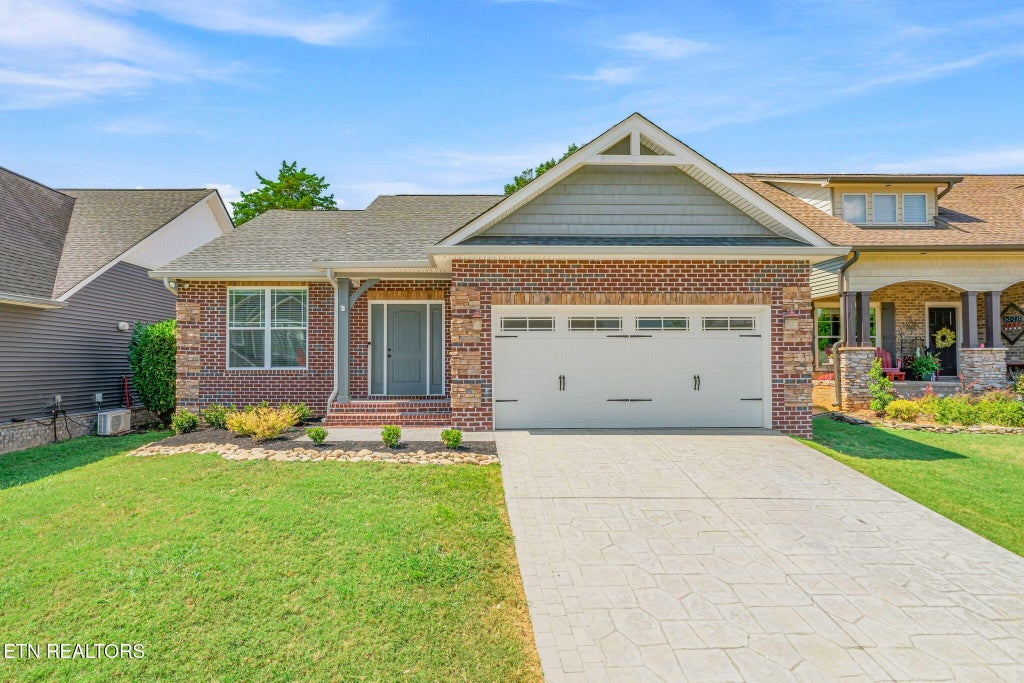 Photo of 2721 Clay Top Lane, Knoxville, TN 37912 (MLS # 1354910)