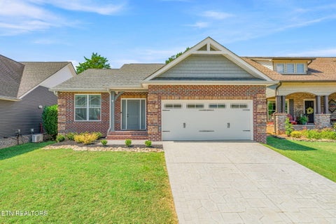 Photo of 2721 Clay Top Lane, Knoxville, TN 37912 (MLS # 1354910)