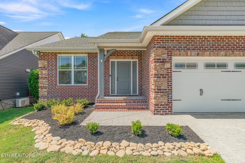 Photo of 2721 Clay Top Lane, Knoxville, TN 37912 (MLS # 1354910)