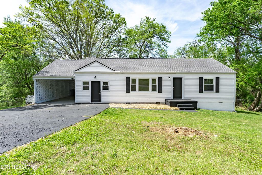 Photo of 1703 Breda Drive, Knoxville, TN 37918 (MLS # 1337036)