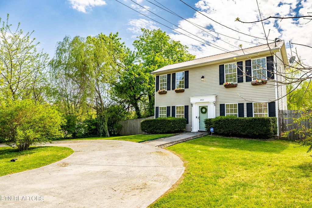 Photo of 4821 Minglewood Rd, Knoxville, TN 37918 (MLS # 1337119)