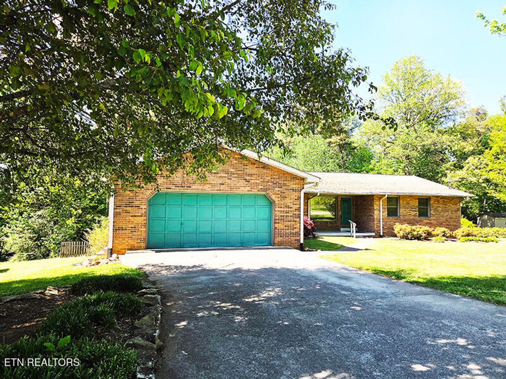 Photo of 3927 Hillbrook Drive, Knoxville, TN 37931 (MLS # 1337767)