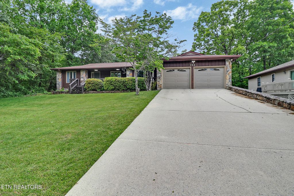 Photo of 104 Baltusrol Rd, Crossville, TN 38558 (MLS # 1340051)