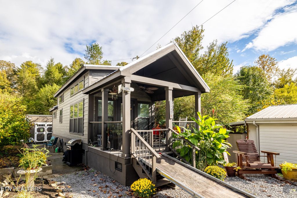 Photo of 610 Whistling Swan St, Townsend, TN 37882 (MLS # 1242881)