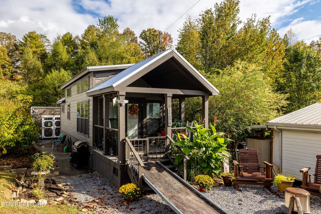 Photo of 610 Whistling Swan St, Townsend, TN 37882 (MLS # 1242881)