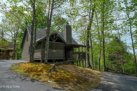 Photo of 3549 Country Pines Way, Sevierville, TN 37876 (MLS # 1329805)