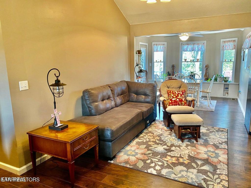 Photo of 32 Rhodendron Circle, Crossville, TN 38555 (MLS # 1328575)