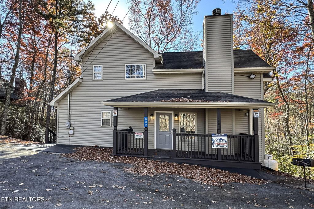 Photo of 802 Crystal Branch Way, Gatlinburg, TN 37738 (MLS # 1322234)