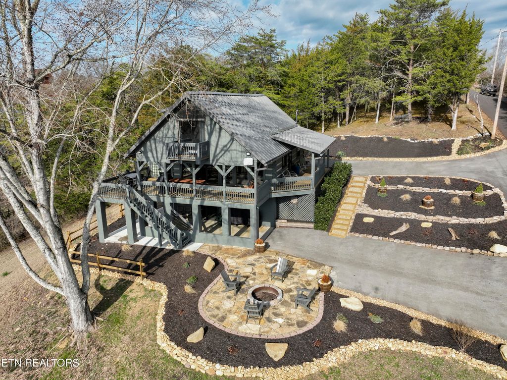 Photo of 1019 Moonside Lane, Sevierville, TN 37876 (MLS # 1310918)