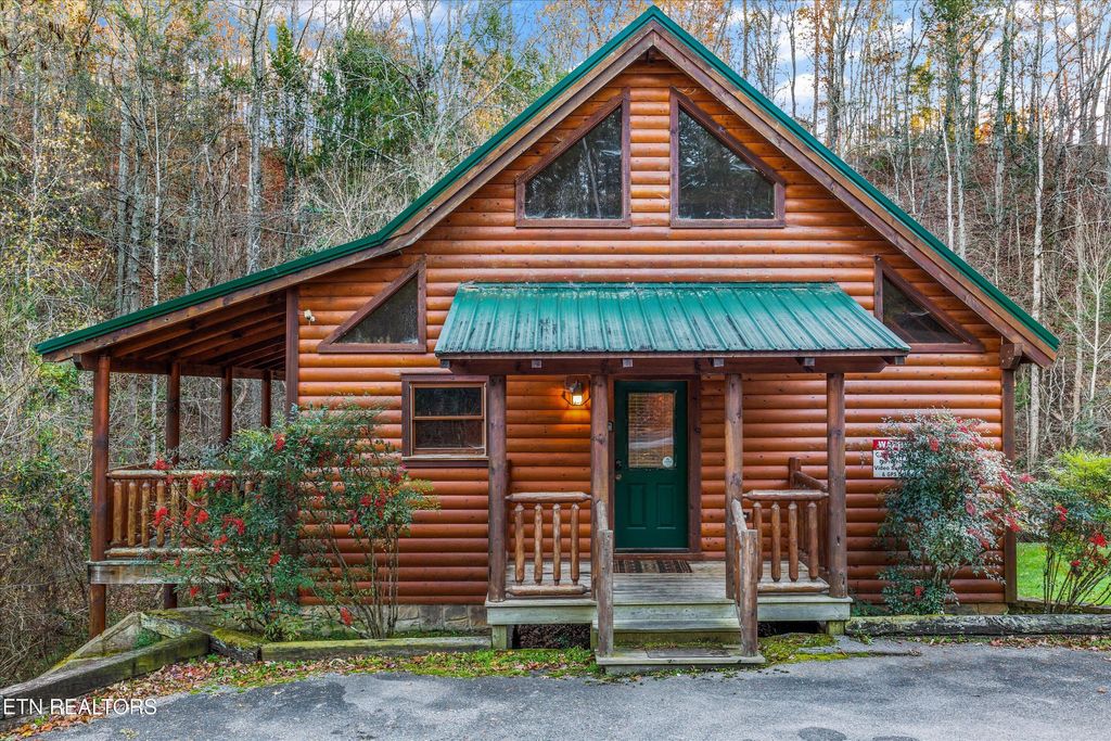 Photo of 1323 Zachary Thomas Lane, Sevierville, TN 37876 (MLS # 1322122)