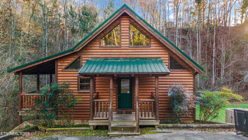 Photo of 1323 Zachary Thomas Lane, Sevierville, TN 37876 (MLS # 1322122)