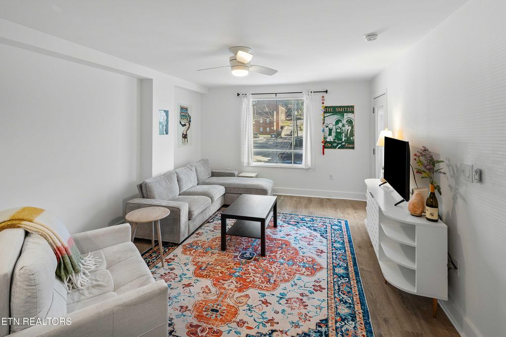 Photo of 1735 Lake Ave #405, Knoxville, TN 37916 (MLS # 1317304)