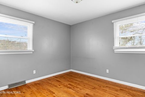 Tiny photo for 135 Rhonda Way, Rockwood, TN 37854 (MLS # 1324096)