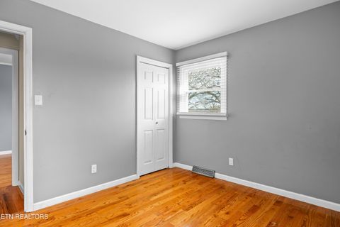 Tiny photo for 135 Rhonda Way, Rockwood, TN 37854 (MLS # 1324096)