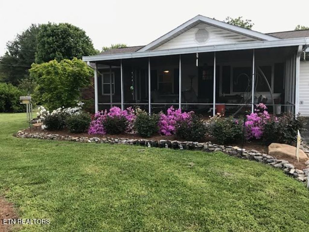 Photo of 615 Dwight Lane, Sevierville, TN 37876 (MLS # 1319002)