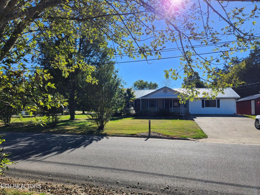 Photo of 615 Dwight Lane, Sevierville, TN 37876 (MLS # 1319002)