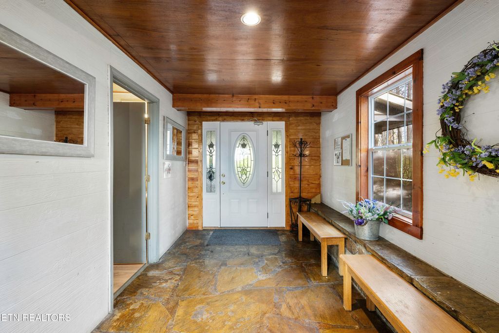 Photo of 1066 Ski View Drive, Gatlinburg, TN 37738 (MLS # 1338821)