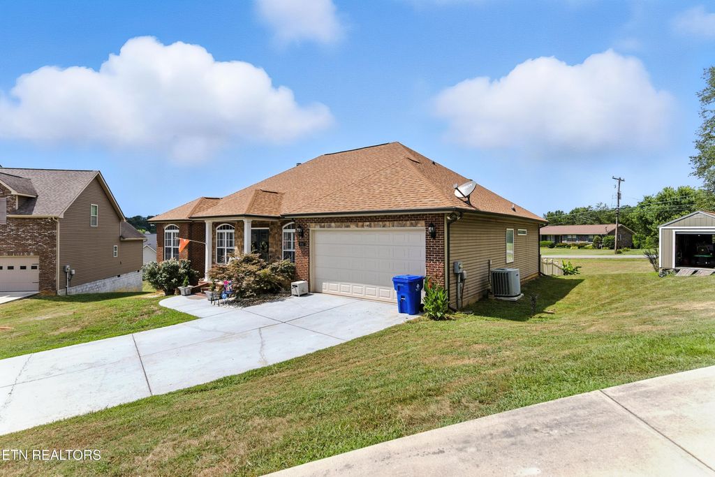 Photo of 9361 Gabrielle Rd, Strawberry Plains, TN 37871 (MLS # 1310614)