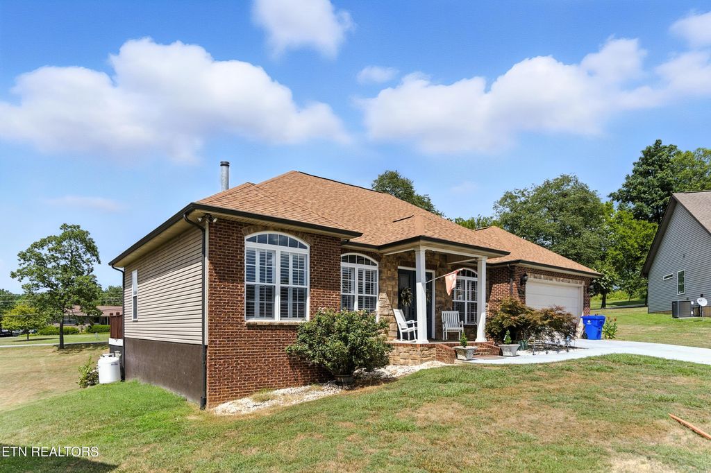 Photo of 9361 Gabrielle Rd, Strawberry Plains, TN 37871 (MLS # 1310614)
