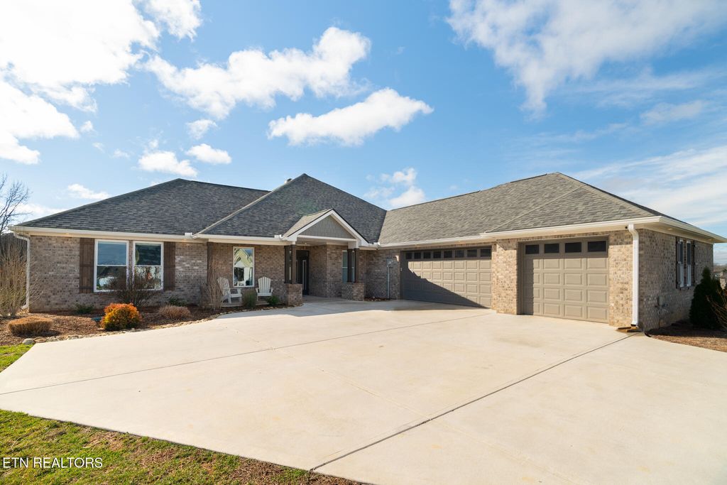 Photo of 3623 Promontory Point, Louisville, TN 37777 (MLS # 1290116)