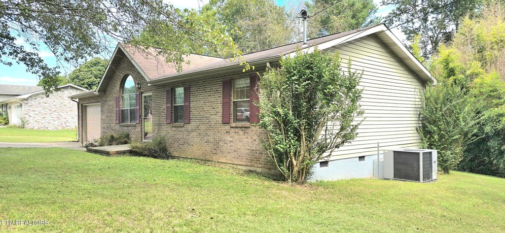 Photo of 104 Airport Rd, Maynardville, TN 37807 (MLS # 1275723)