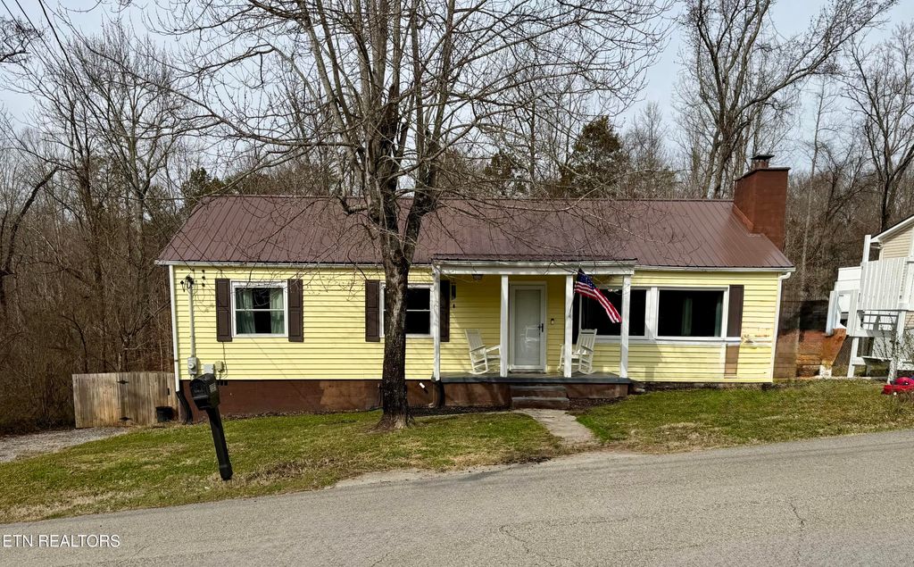 Photo of 135 Dogwood Court, Harriman, TN 37748 (MLS # 1329743)