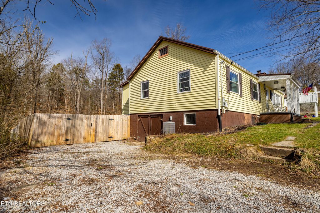 Photo of 135 Dogwood Court, Harriman, TN 37748 (MLS # 1329743)