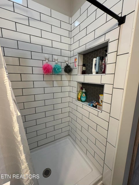 Tiny photo for 128 N Ridge Ave, Rockwood, TN 37854 (MLS # 1357506)