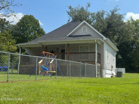 Tiny photo for 128 N Ridge Ave, Rockwood, TN 37854 (MLS # 1357506)