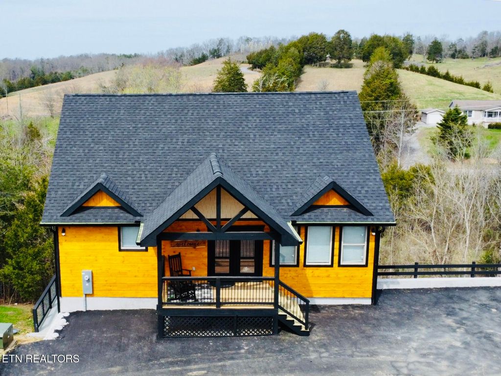 Photo of 846 Blue Herring Way, Sevierville, TN 37876 (MLS # 1333299)