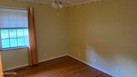 Tiny photo for 214 Chestnut St, Sweetwater, TN 37874 (MLS # 1350031)