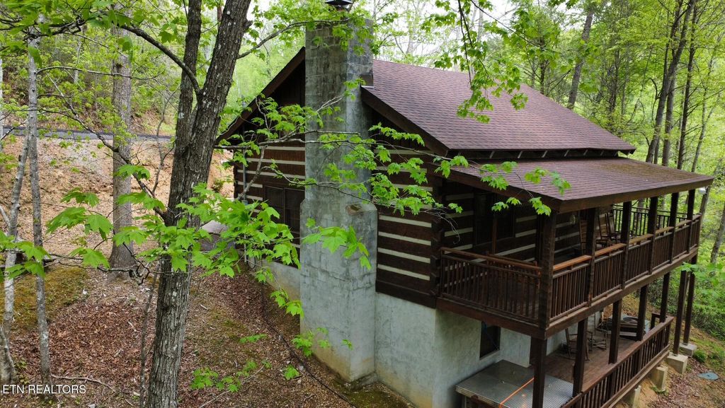 Photo of 519 Picadilly Lane, Gatlinburg, TN 37738 (MLS # 1339294)