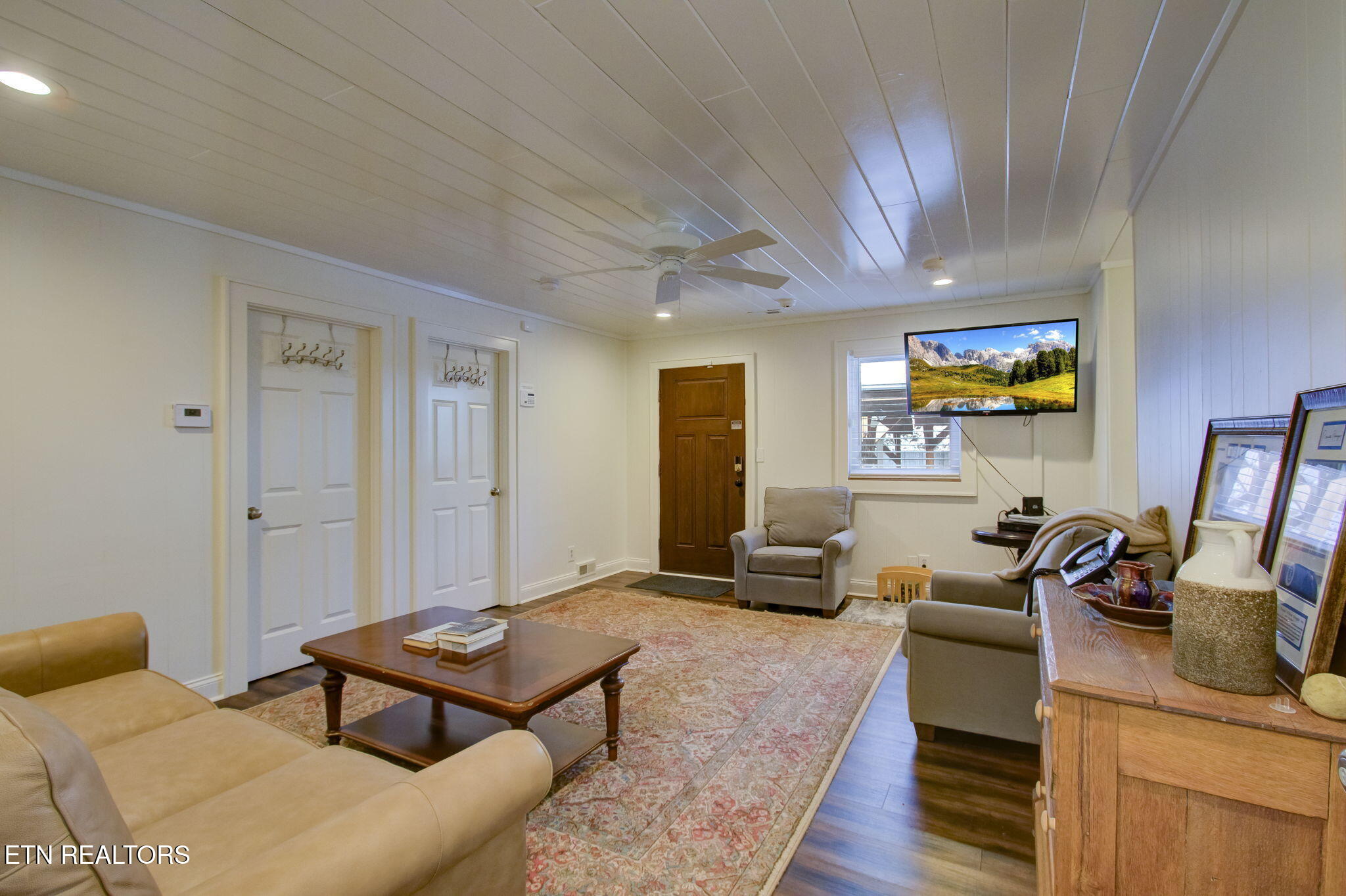 Walland, Tennessee, 37886, United States, 7 Bedrooms Bedrooms, ,6 BathroomsBathrooms,Residential,Active,2038159