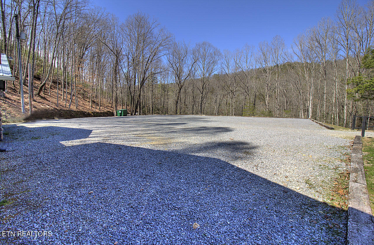 Walland, Tennessee, 37886, United States, 7 Bedrooms Bedrooms, ,6 BathroomsBathrooms,Residential,Active,2038159