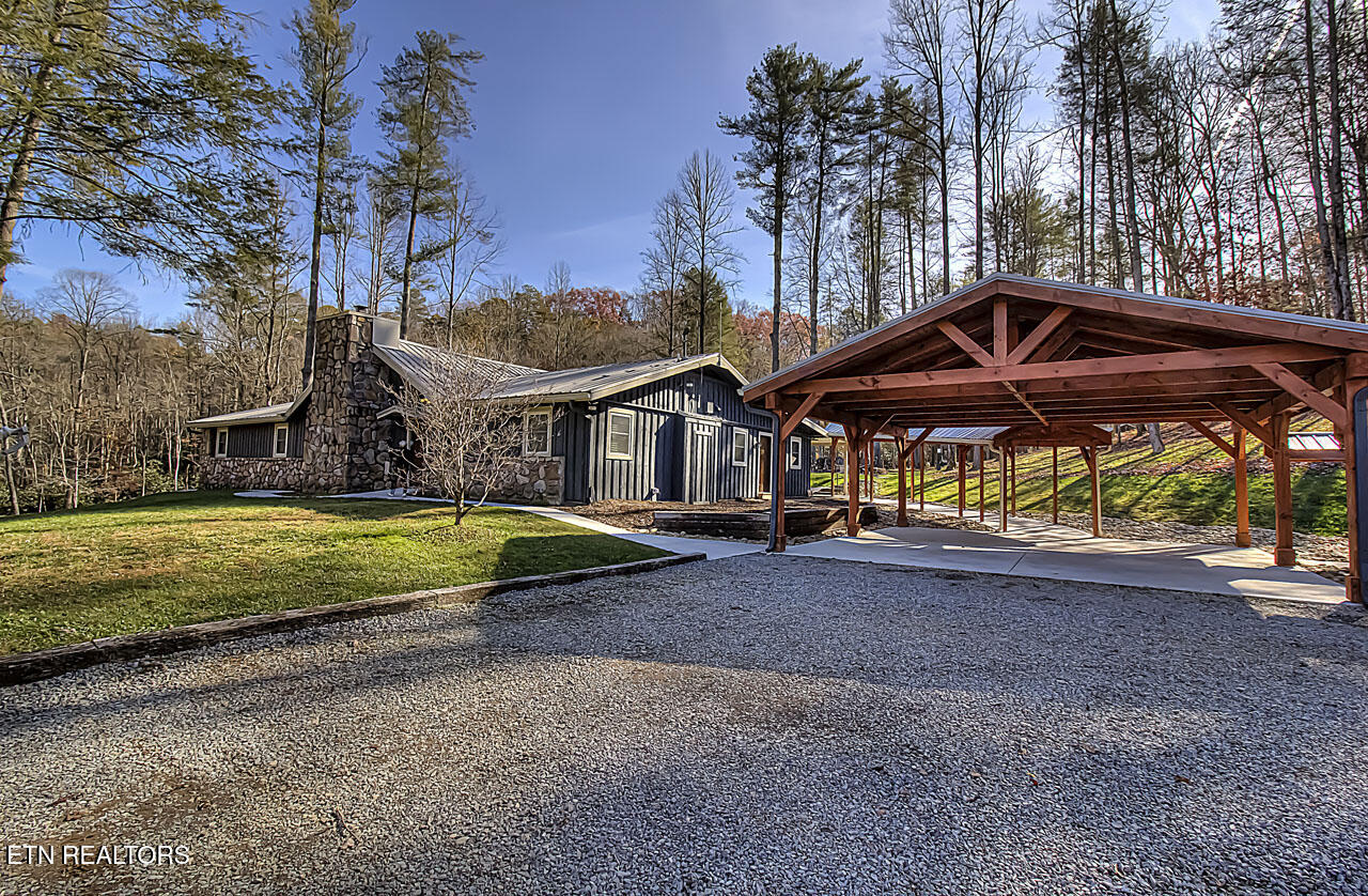 Walland, Tennessee, 37886, United States, 7 Bedrooms Bedrooms, ,6 BathroomsBathrooms,Residential,Active,2038159
