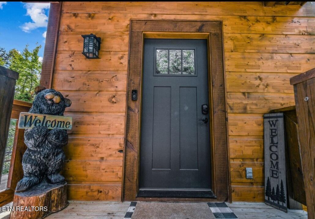 1215 Honeysuckle Lane