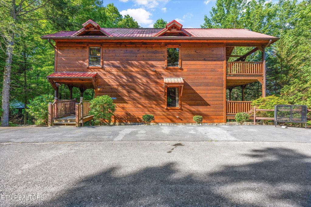 Photo of 1827 Elk Springs Way, Gatlinburg, TN 37738 (MLS # 1333422)