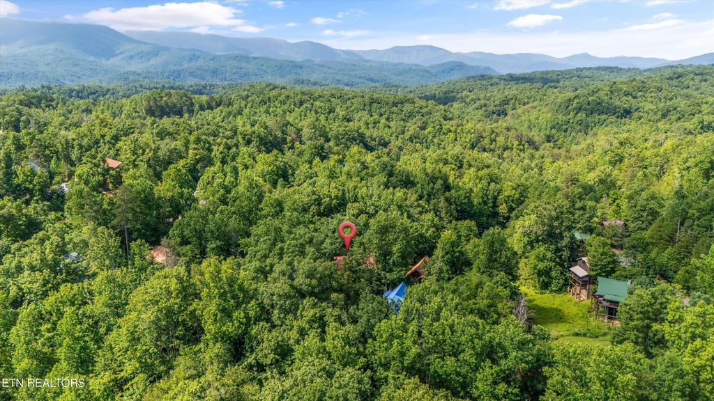 Photo of 1827 Elk Springs Way, Gatlinburg, TN 37738 (MLS # 1333422)