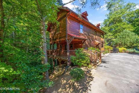 Photo of 1827 Elk Springs Way, Gatlinburg, TN 37738 (MLS # 1333422)