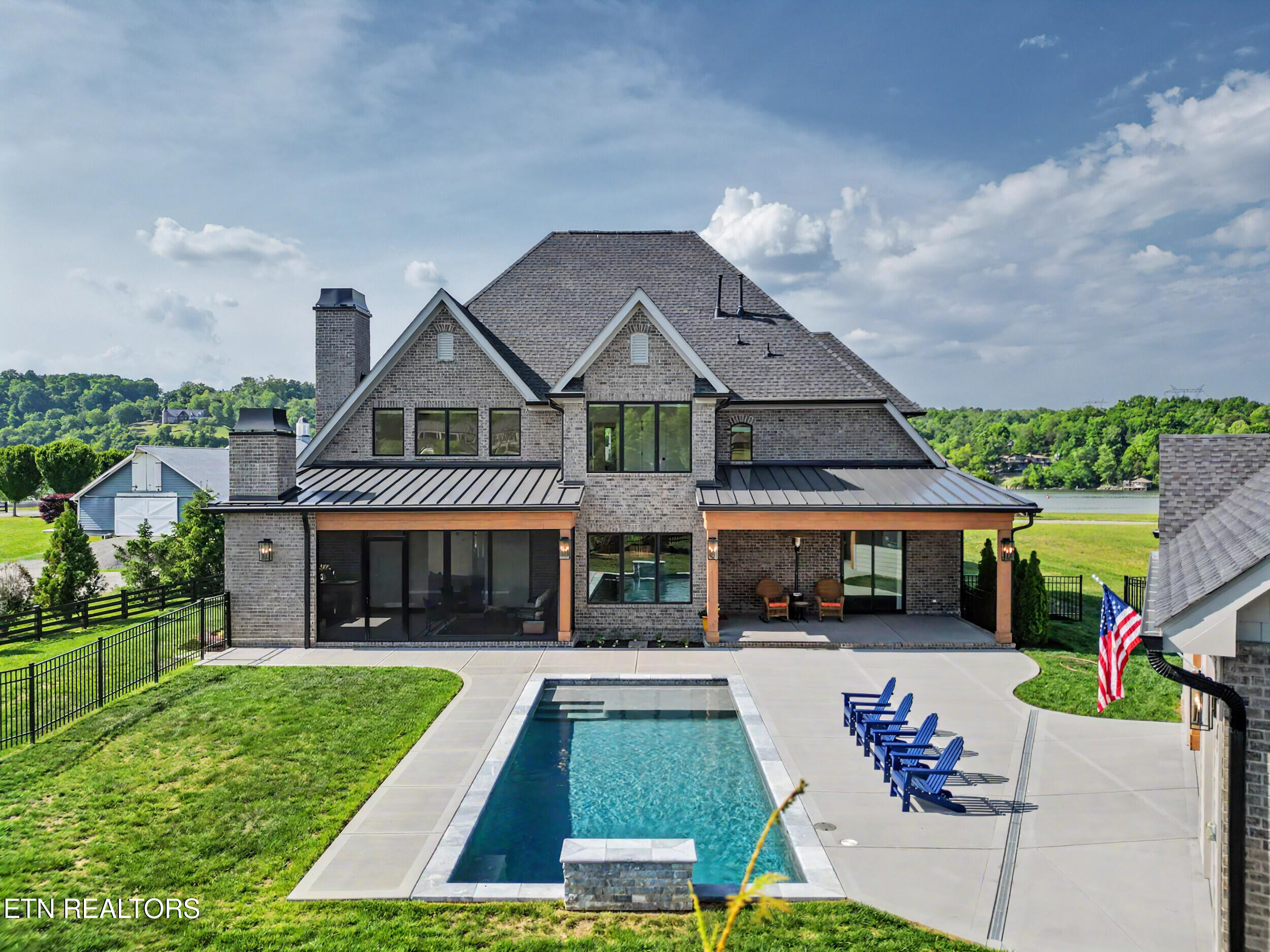 3775 Edgewater Way