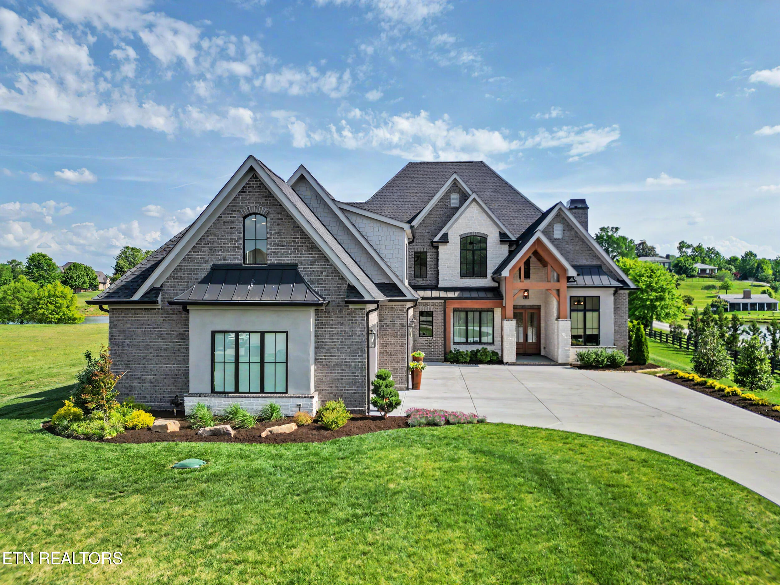 3775 Edgewater Way