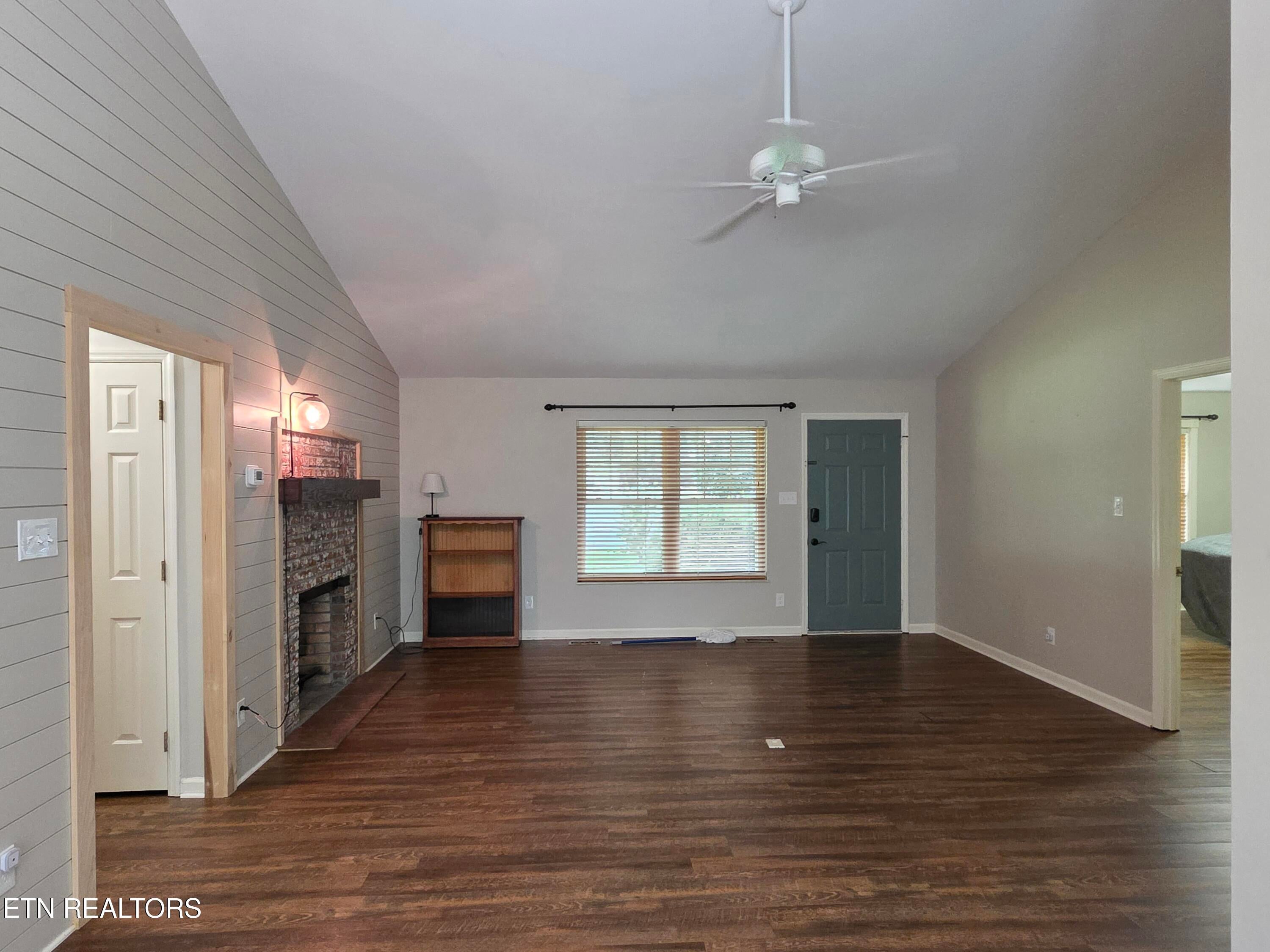 3232 Fairoaks Drive